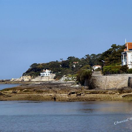 CHAMBRE D'HOTES Les Volets Bleus - VILLA L'OLIVIER côté mer Vaux-sur-Mer Exterior foto