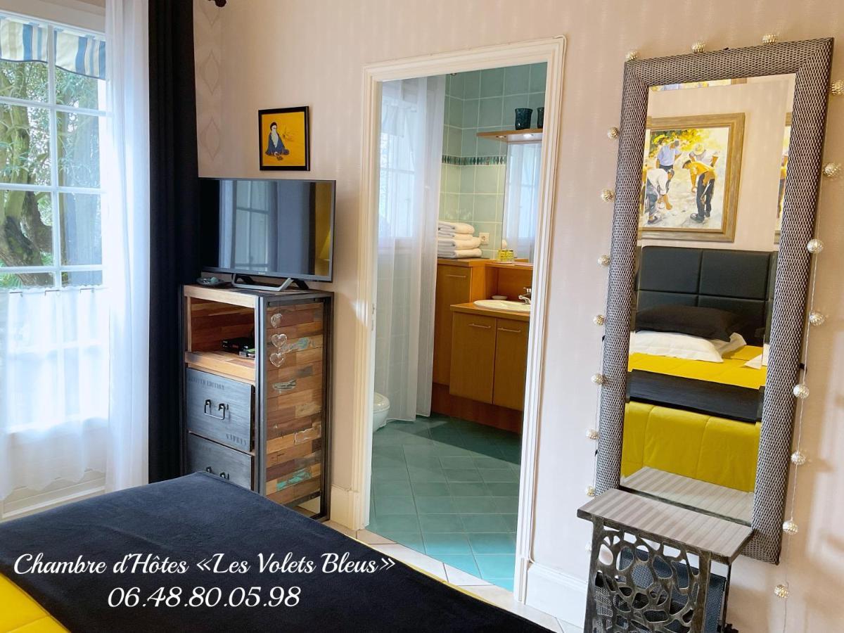CHAMBRE D'HOTES Les Volets Bleus - VILLA L'OLIVIER côté mer Vaux-sur-Mer Exterior foto